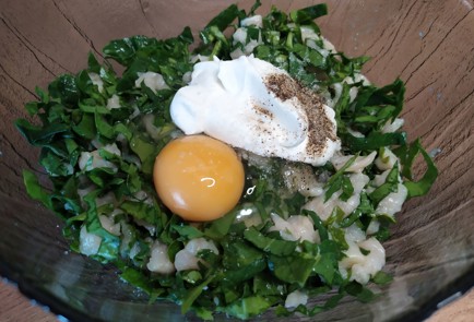 Фото шага рецепта Куриные котлеты со шпинатом 189239 шаг 6  