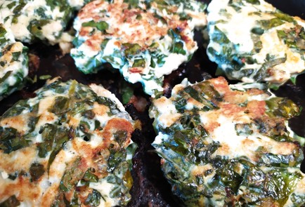 Фото шага рецепта Куриные котлеты со шпинатом 189239 шаг 9  