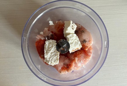 Фото шага рецепта Куриные котлеты в аэрогриле 176354 шаг 3  