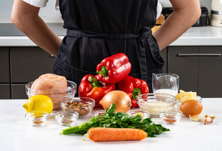 Фото шага рецепта Куриные котлеты в духовке с перечным соусом 191373 шаг 1  