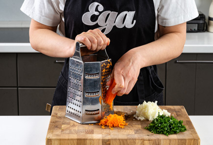 Фото шага рецепта Куриные котлеты в духовке с перечным соусом 191373 шаг 3  