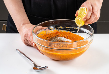 Фото шага рецепта Куриные котлеты в духовке с перечным соусом 191373 шаг 9  