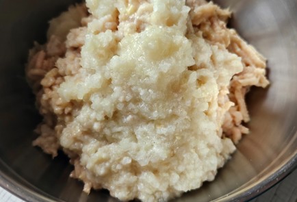 Фото шага рецепта Куриные котлеты в духовке 175645 шаг 2  