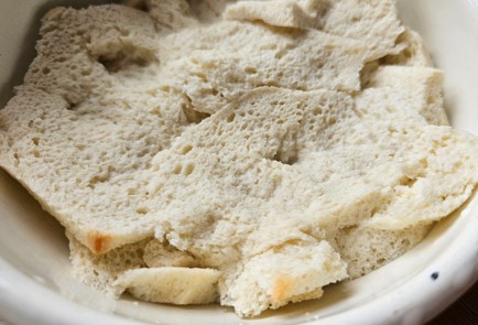 Фото шага рецепта Куриные котлеты в духовке 175645 шаг 4  