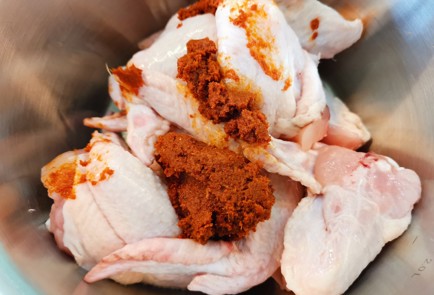 Фото шага рецепта Куриные крылышки карри в духовке 176192 шаг 5  