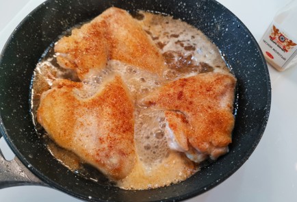 Фото шага рецепта Куриные крылышки на сковороде 188653 шаг 8