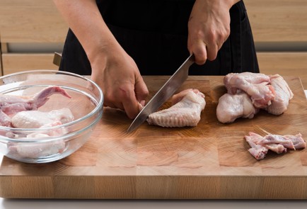 Фото шага рецепта Куриные крылышки с огуречным рассолом 152607 шаг 1  