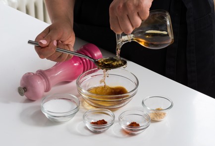 Фото шага рецепта Куриные крылышки с огуречным рассолом 152607 шаг 6  