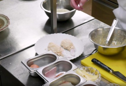 Фото шага рецепта Куриные крылышки в стиле кордонблю с хрустящей картошкой 174726 шаг 7  