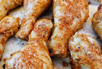 Фото шага рецепта Куриные ножки карри на солевой подложке 152511 шаг 8  