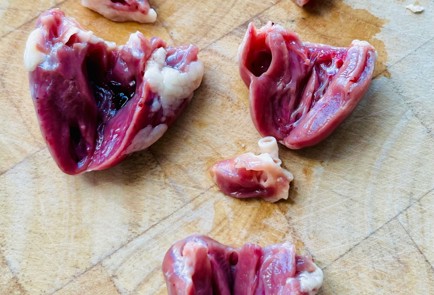 Фото шага рецепта Куриные сердечки карри 151093 шаг 1  