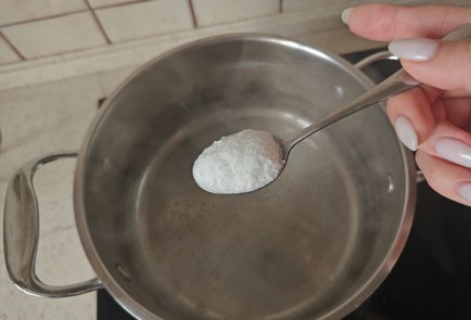 Фото шага рецепта Куриные сердечки с шампиньонами и шпинатом 176170 шаг 2  