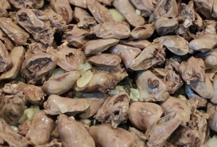 Фото шага рецепта Куриные сердечки со шпинатом в сливочном соусе 173452 шаг 9  