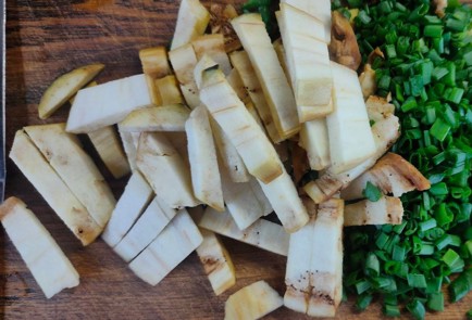 Фото шага рецепта Куриные сердечки тушенные с овощами в сметанном соусе 175893 шаг 6