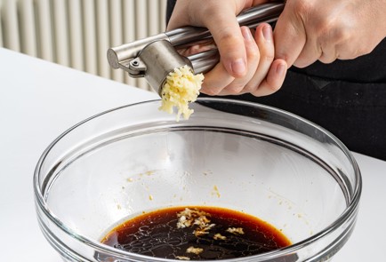 Фото шага рецепта Куриные шашлычки 176213 шаг 3  