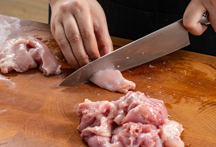 Фото шага рецепта Куриные шашлычки 176213 шаг 4  