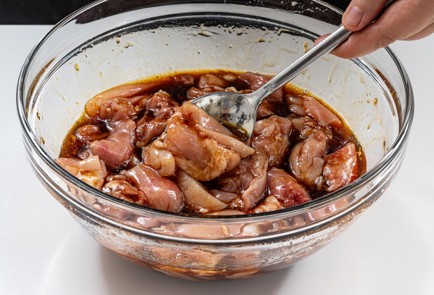 Фото шага рецепта Куриные шашлычки 176213 шаг 5  