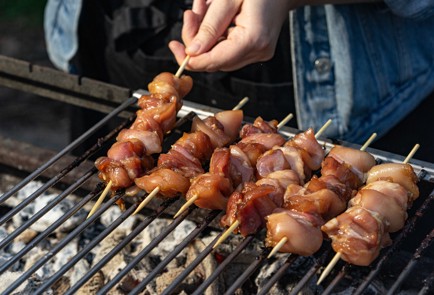 Фото шага рецепта Куриные шашлычки 176213 шаг 8  