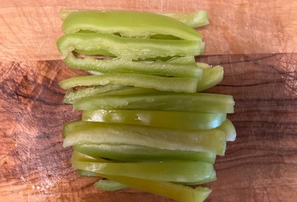 Фото шага рецепта Куриные слайсы с тушеными овощами 174837 шаг 5  