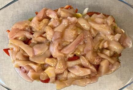 Фото шага рецепта Куриные слайсы с тушеными овощами 174837 шаг 9  