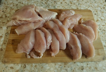Фото шага рецепта Куриные стрипсы с паприкой 186492 шаг 1  