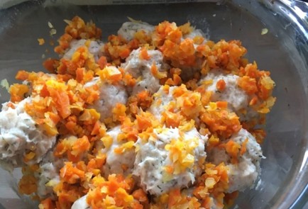 Фото шага рецепта Куриные тефтели с квашеной капустой 137811 шаг 3  