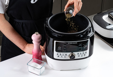 Фото шага рецепта Куриные желудки в томатном соусе 191078 шаг 2  