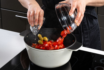 Фото шага рецепта Куриные желудки в томатном соусе 191078 шаг 7  