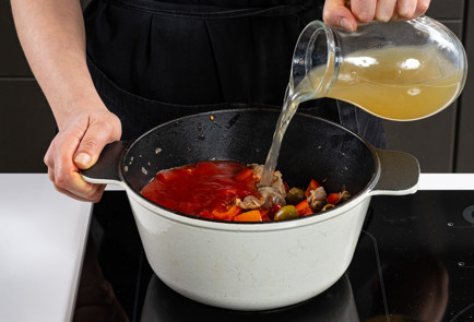 Фото шага рецепта Куриные желудки в томатном соусе 191078 шаг 8  