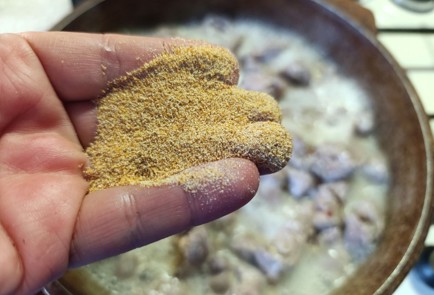 Фото шага рецепта Куриные желудочки с гречкой и грибами 190945 шаг 5  