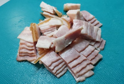 Фото шага рецепта Куриный бульон с беконом 175528 шаг 4  