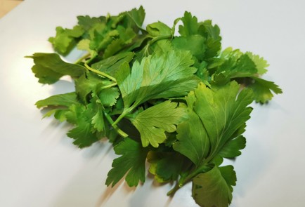 Фото шага рецепта Куриный бульон с беконом 175528 шаг 5  