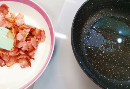 Фото шага рецепта Куриный бульон с беконом 175528 шаг 8  