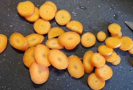 Фото шага рецепта Куриный бульон с яйцом 189460 шаг 1  