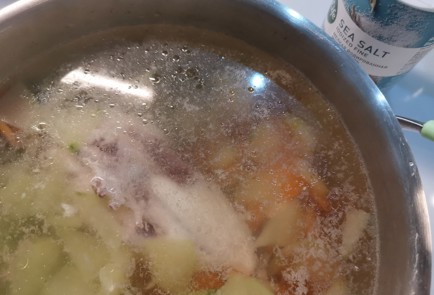 Фото шага рецепта Куриный бульон с яйцом 190738 шаг 12  