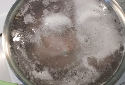 Фото шага рецепта Куриный бульон 190600 шаг 3  