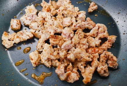 Фото шага рецепта Куриный фарш в соусе дорблю 186826 шаг 4  