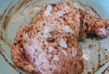 Фото шага рецепта Куриный окорочок на сковороде 186983 шаг 7  