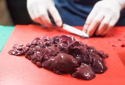 Фото шага рецепта Куриный паштет с овощами 138518 шаг 1  