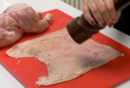 Фото шага рецепта Куриный рулет 140877 шаг 10  