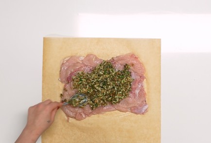 Фото шага рецепта Куриный рулет 140877 шаг 14  