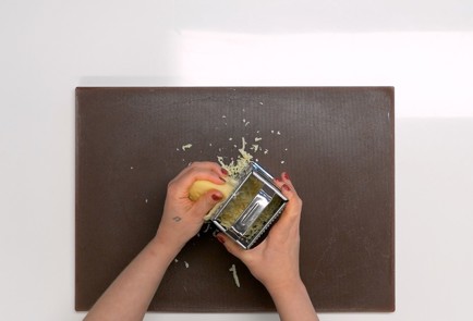 Фото шага рецепта Куриный рулет 140877 шаг 4  