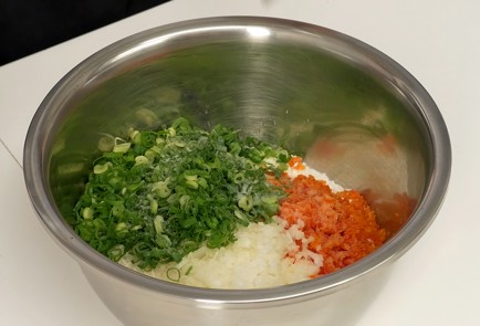 Фото шага рецепта Куриный салат погуамски 45994 шаг 3