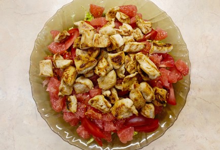 Фото шага рецепта Салат из курицы с цитрусовыми без майонеза 188090 шаг 12