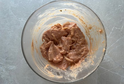 Фото шага рецепта Куриный шашлык в духовке 189794 шаг 7