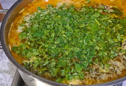 Фото шага рецепта Куриный суп с болгарским перцем и петрушкой 187478 шаг 14  