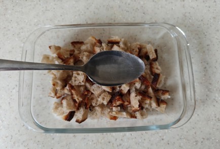 Фото шага рецепта Куриный суп с чесночными сухариками 175933 шаг 13  