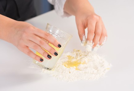 Фото шага рецепта Куриный суп с домашней лапшой и сухариками 126508 шаг 1  