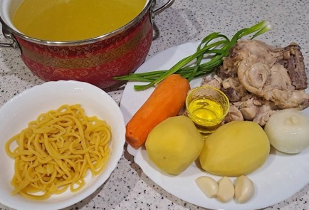 Фото шага рецепта Куриный суп с домашней пастой 190099 шаг 1  