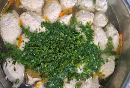 Фото шага рецепта Куриный суп с фрикадельками 189513 шаг 11  